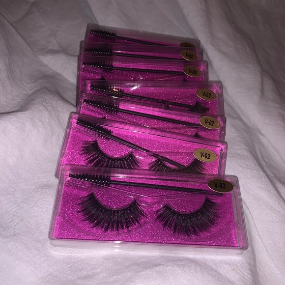 Lashes - Picture 3 of 3